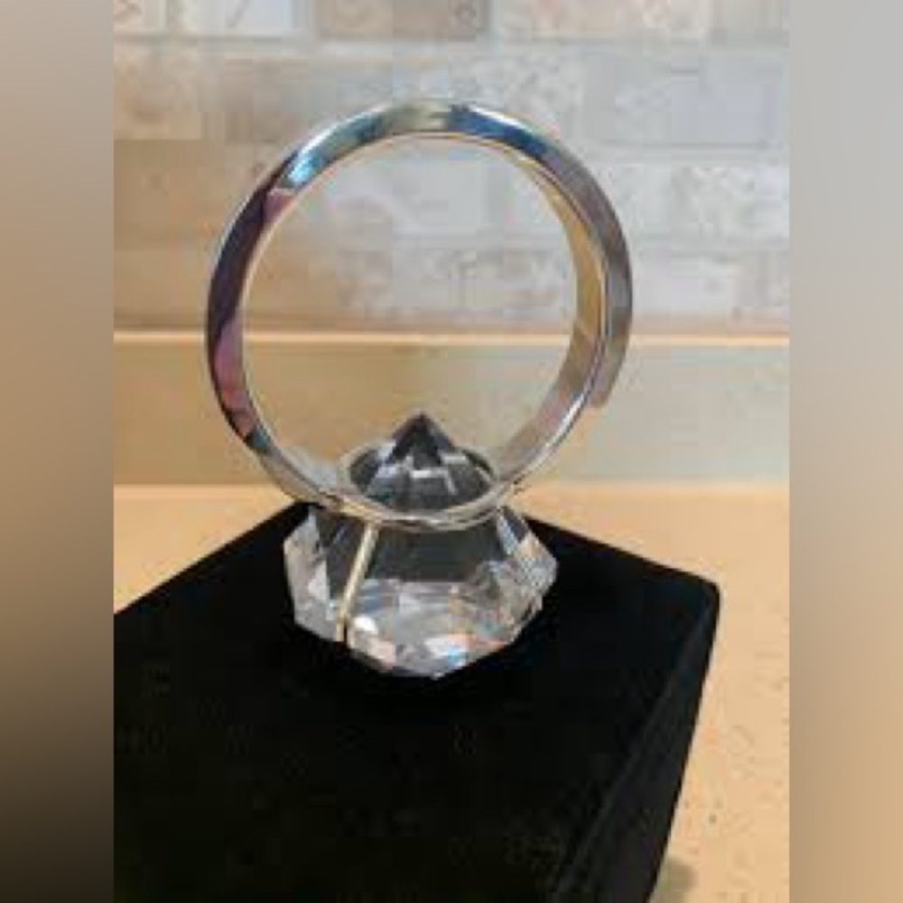 Godinger Shannon LARGE Crystal Faux-Diamond Solitaire Ring Paperweight with Box